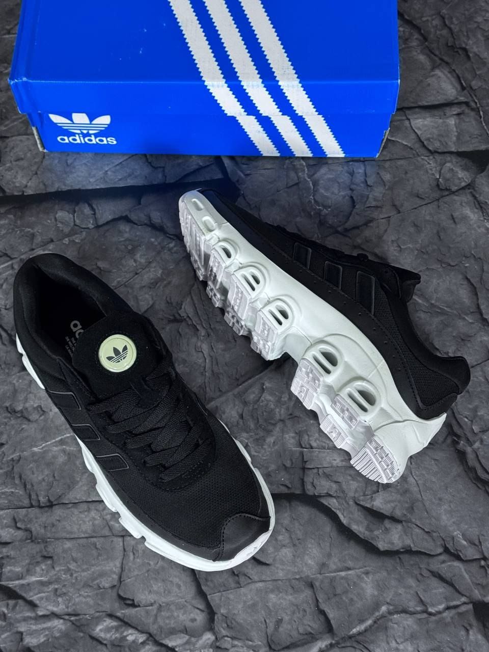 фото Мужские черные кроссовки Adidas 574976 оптом с доставкой
