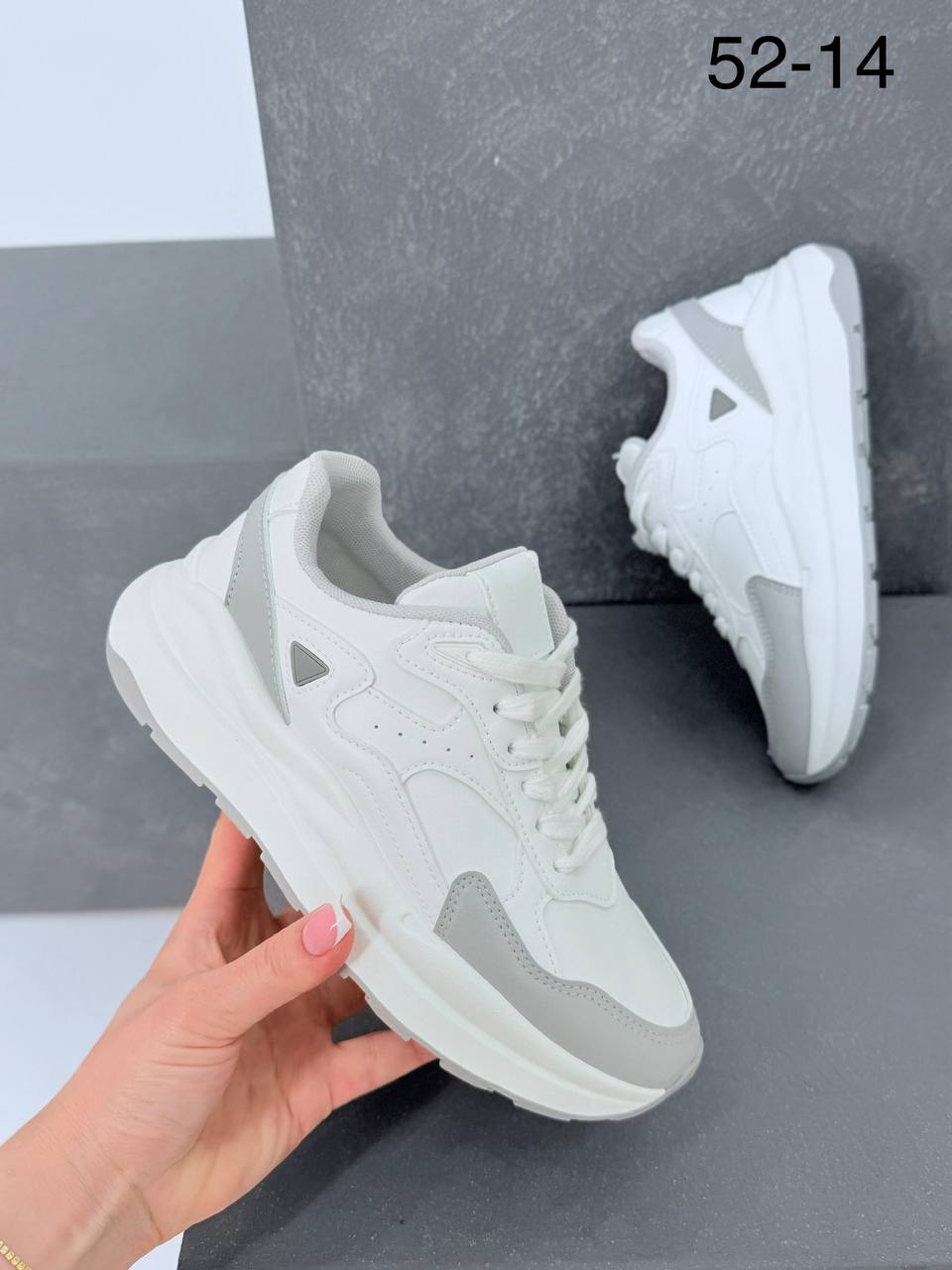 фото весенние женские кроссовки оптом