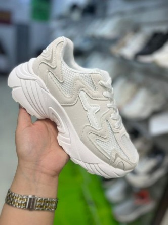 фото весенние женские кроссовки оптом