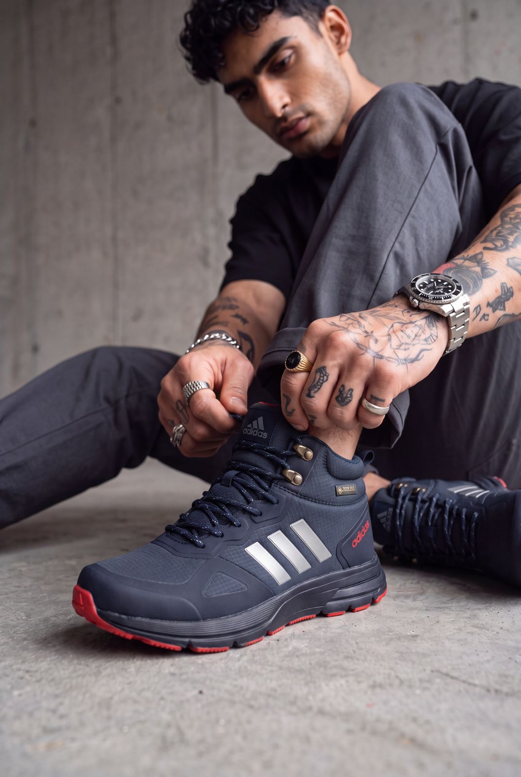 фото мужские осенние кроссовки adidas с технологией gore-tex 401883 оптом