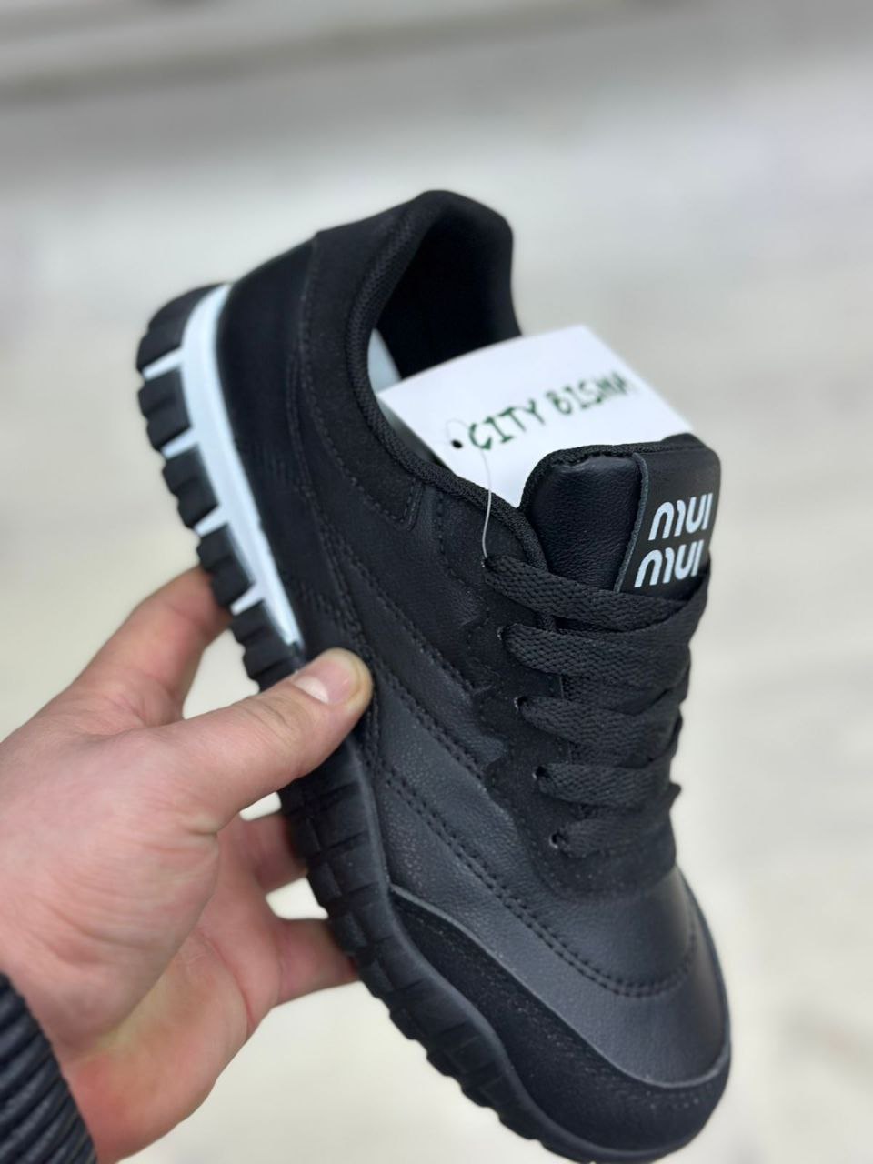 фото весенние женские кроссовки оптом