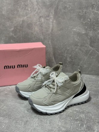 фото весенние женские кроссовки оптом