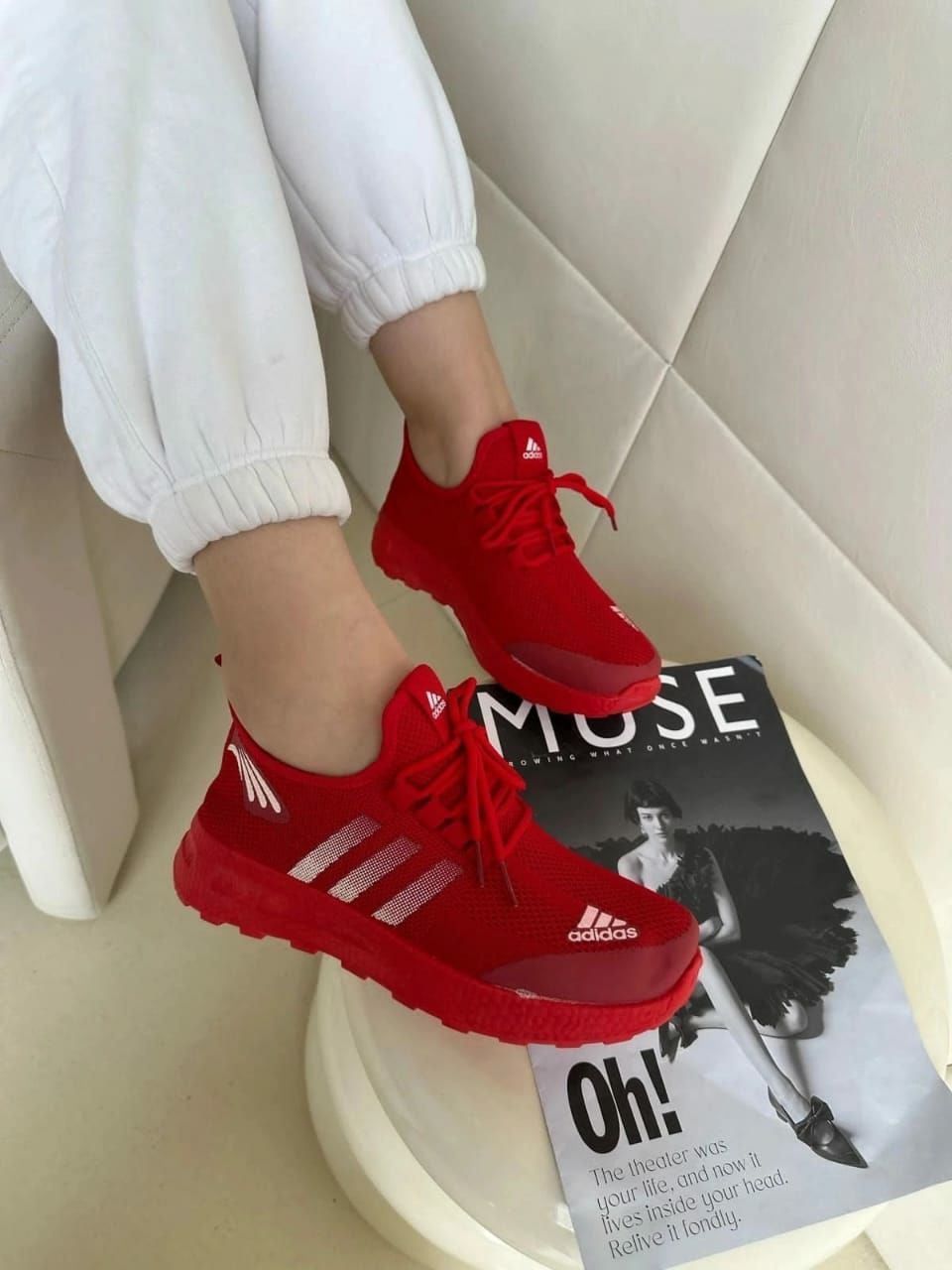 фото весенние женские кроссовки оптом