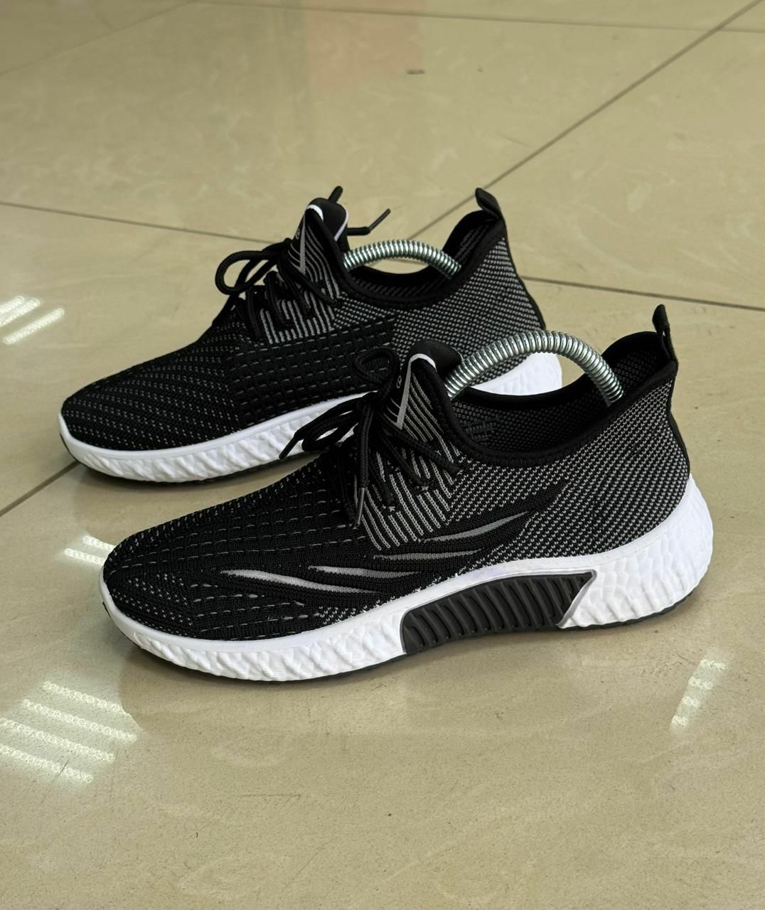 фото весенние женские кроссовки оптом