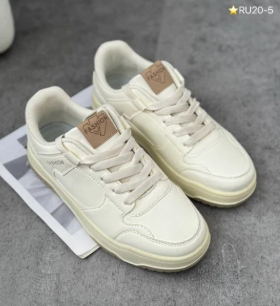 фото весенние женские кроссовки оптом