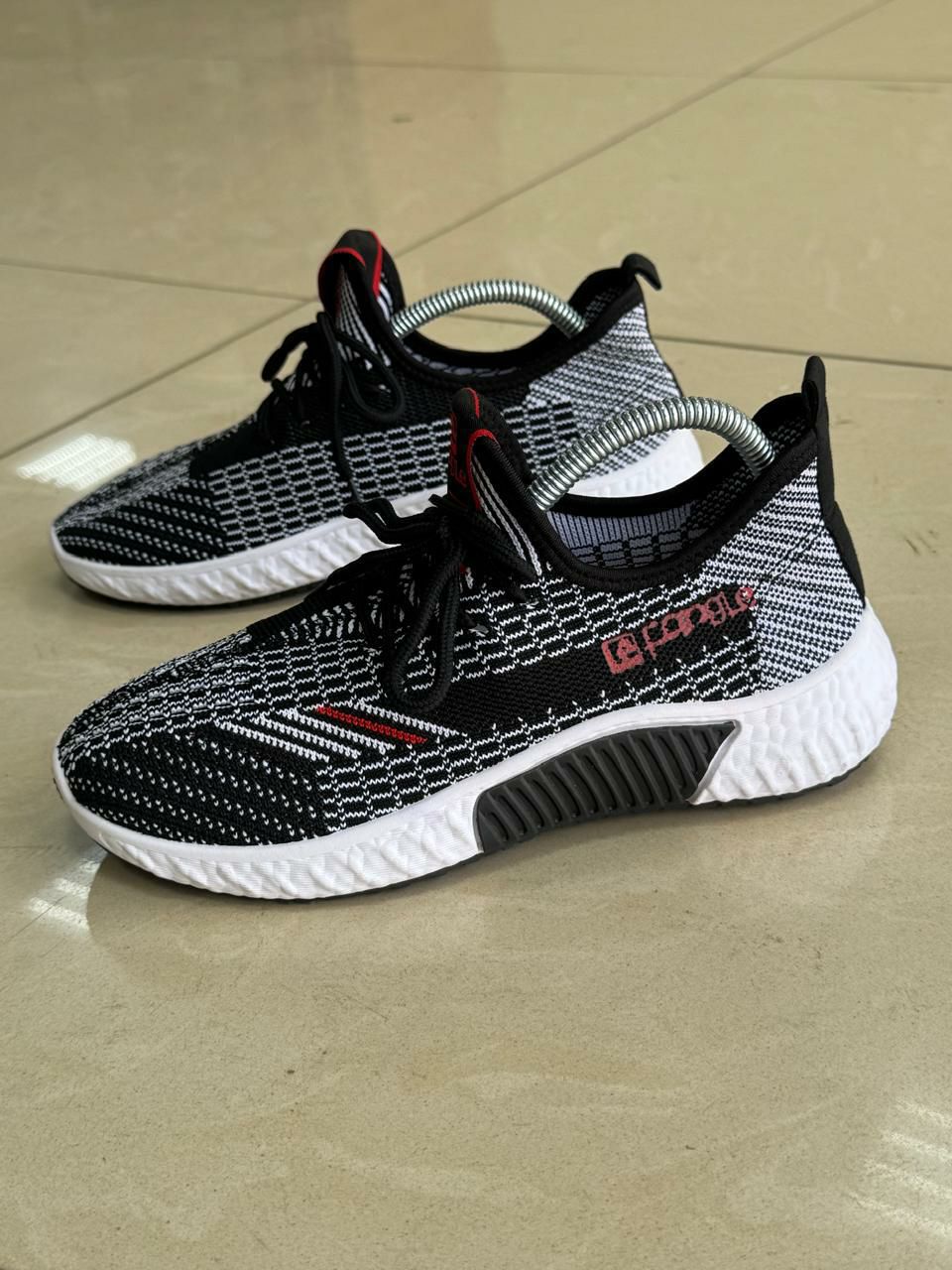 фото весенние женские кроссовки оптом