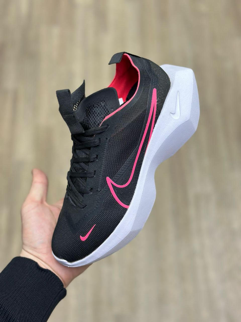 фото весенние женские кроссовки оптом