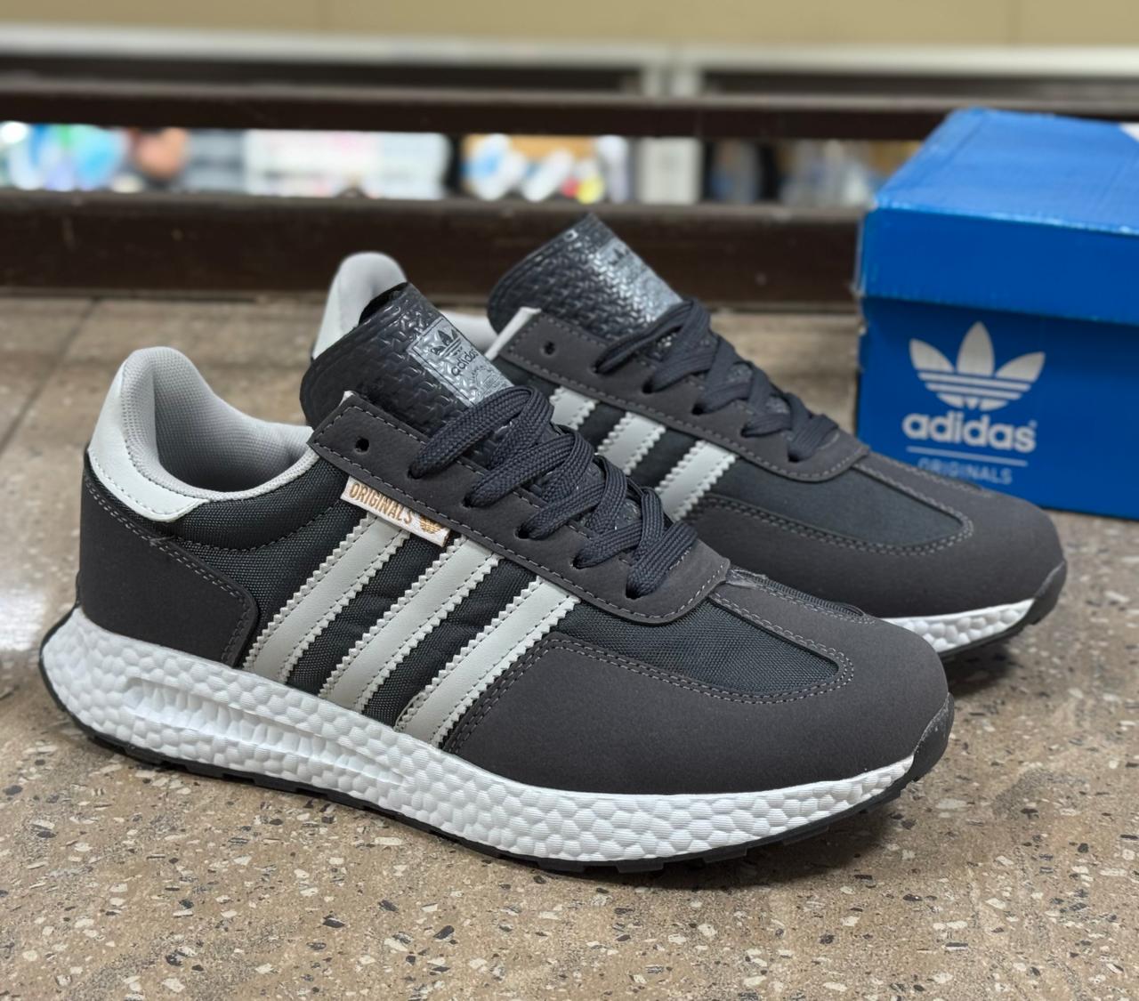 фото Мужские весенние кроссовки Adidas 405844 оптом с доставкой