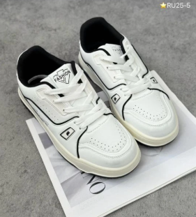 фото весенние женские кроссовки оптом