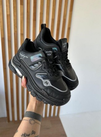 фото весенние женские кроссовки оптом