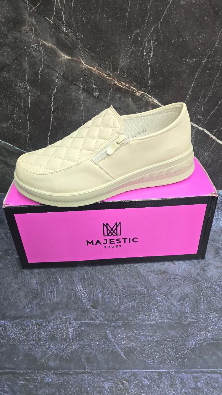 фото весенние женские кроссовки оптом