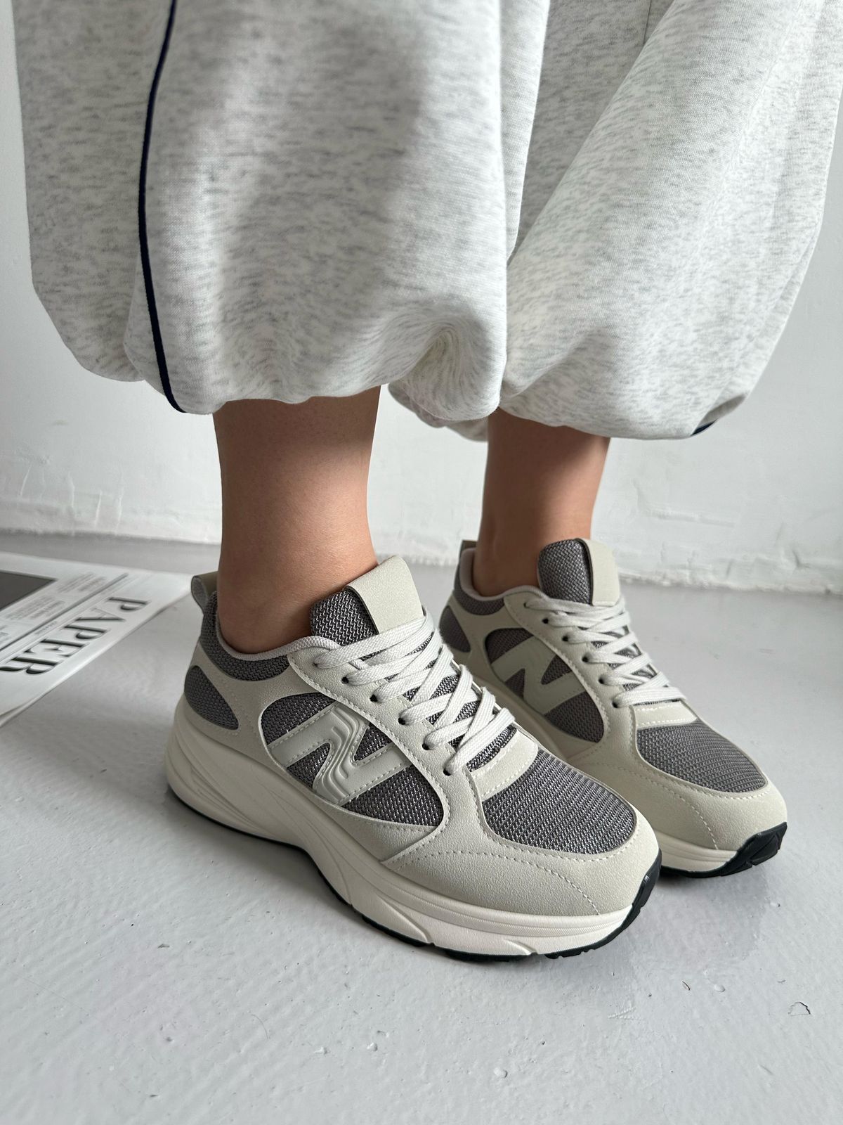 фото весенние женские кроссовки оптом