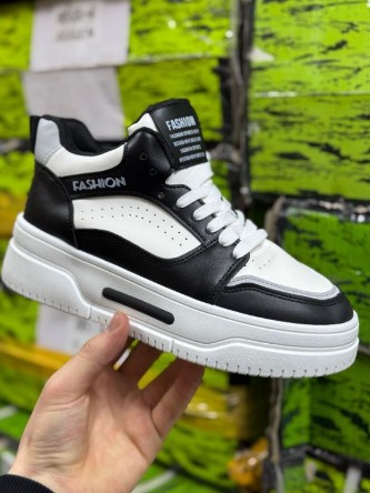 фото весенние женские кроссовки оптом