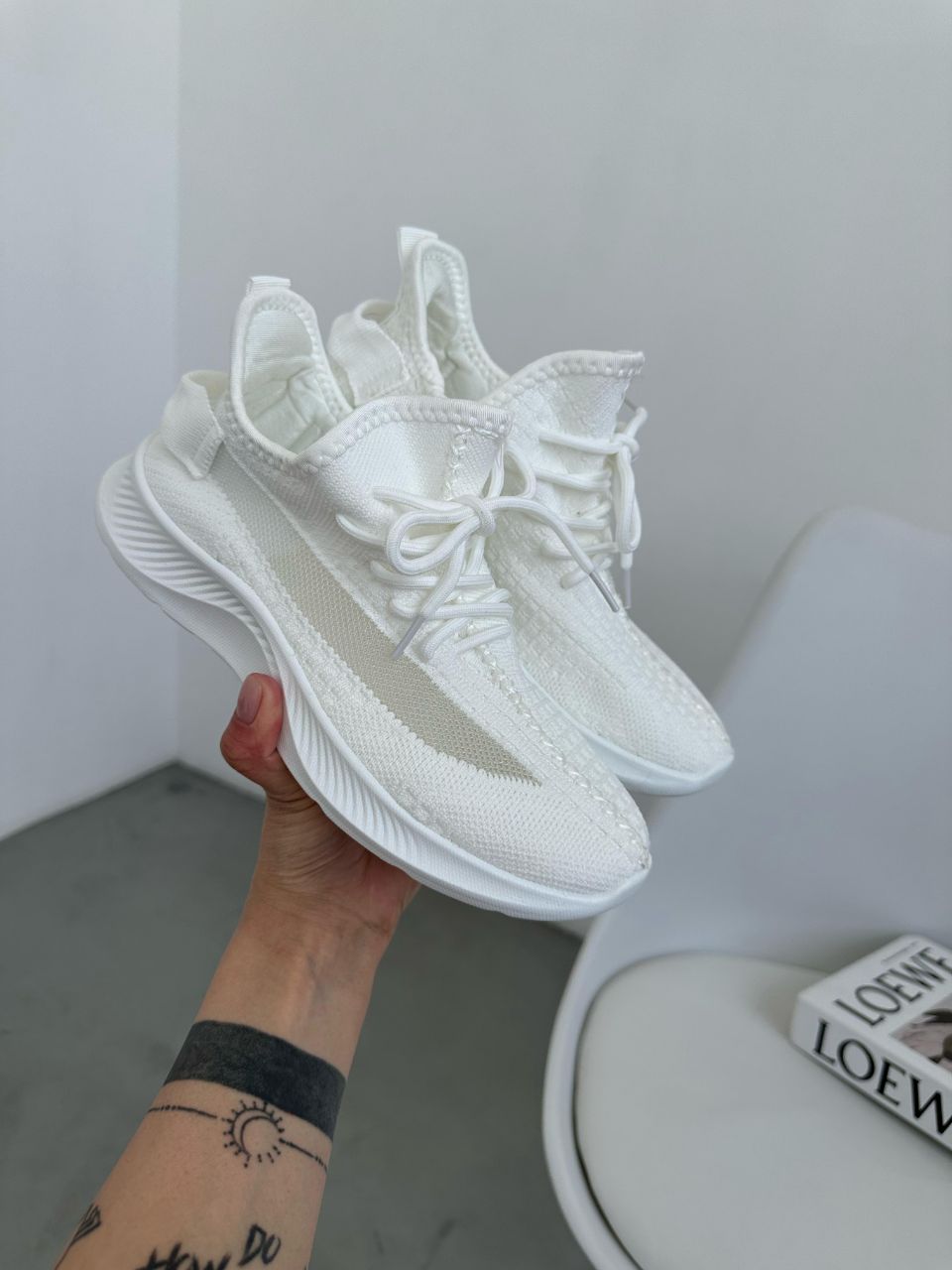 фото весенние женские кроссовки оптом