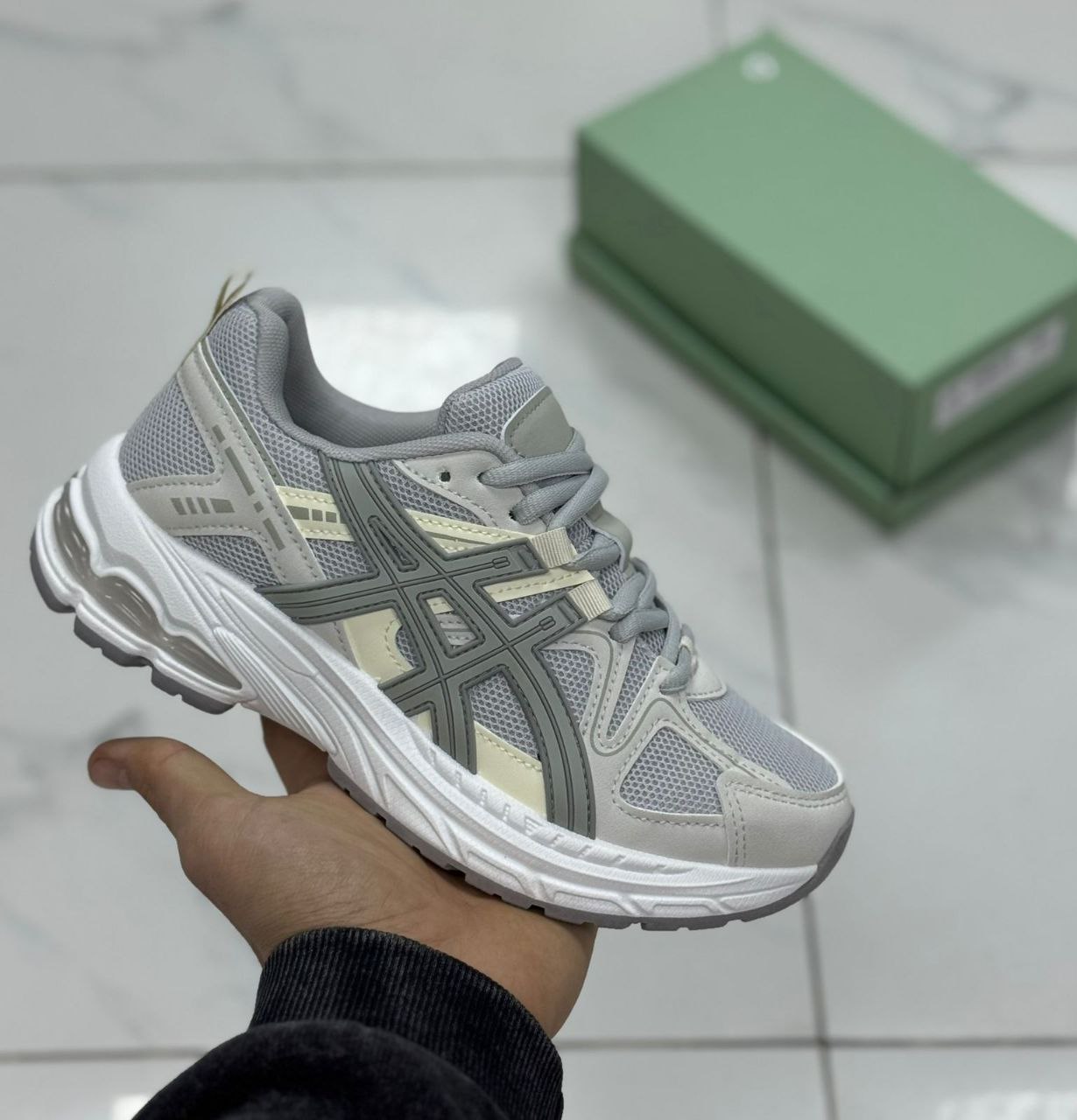 фото весенние женские кроссовки оптом