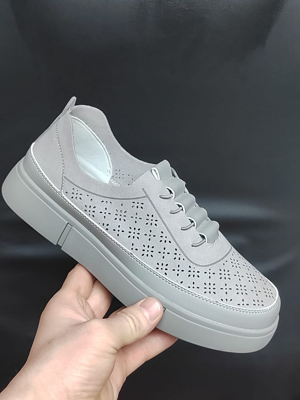 фото весенние женские кроссовки оптом