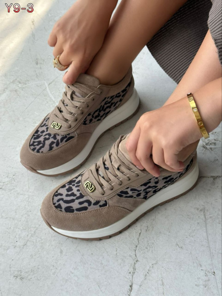 фото весенние женские кроссовки оптом