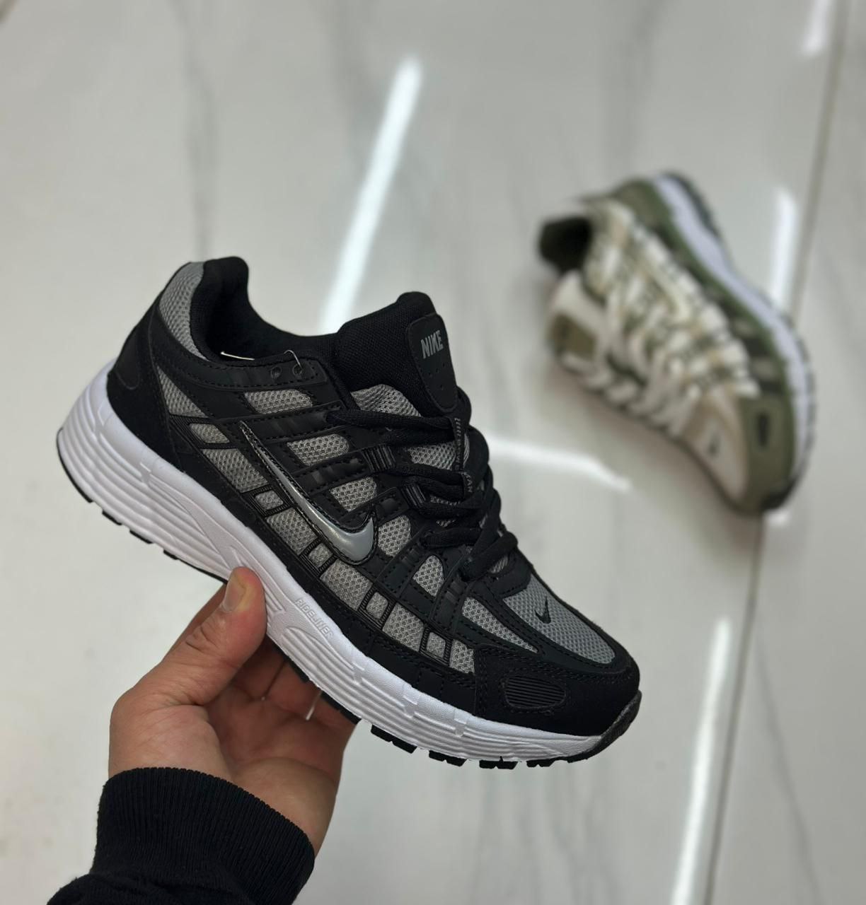 фото весенние женские кроссовки оптом