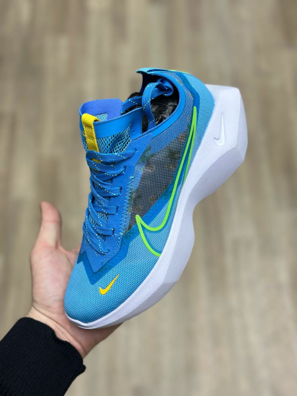 фото весенние женские кроссовки оптом