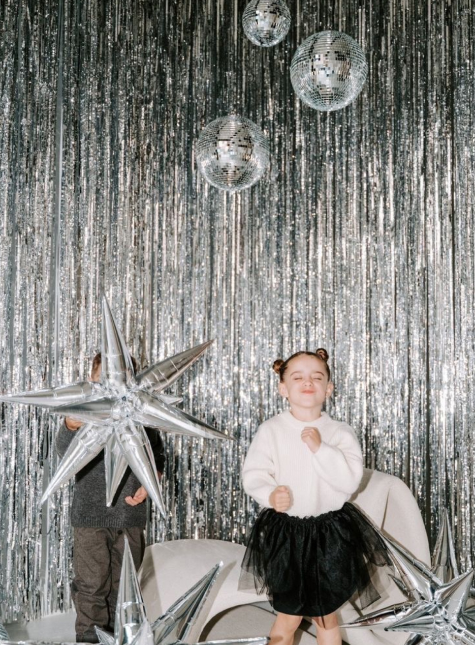 картинка Новогодняя шторка дождик 1-2м от магазина Одежда+