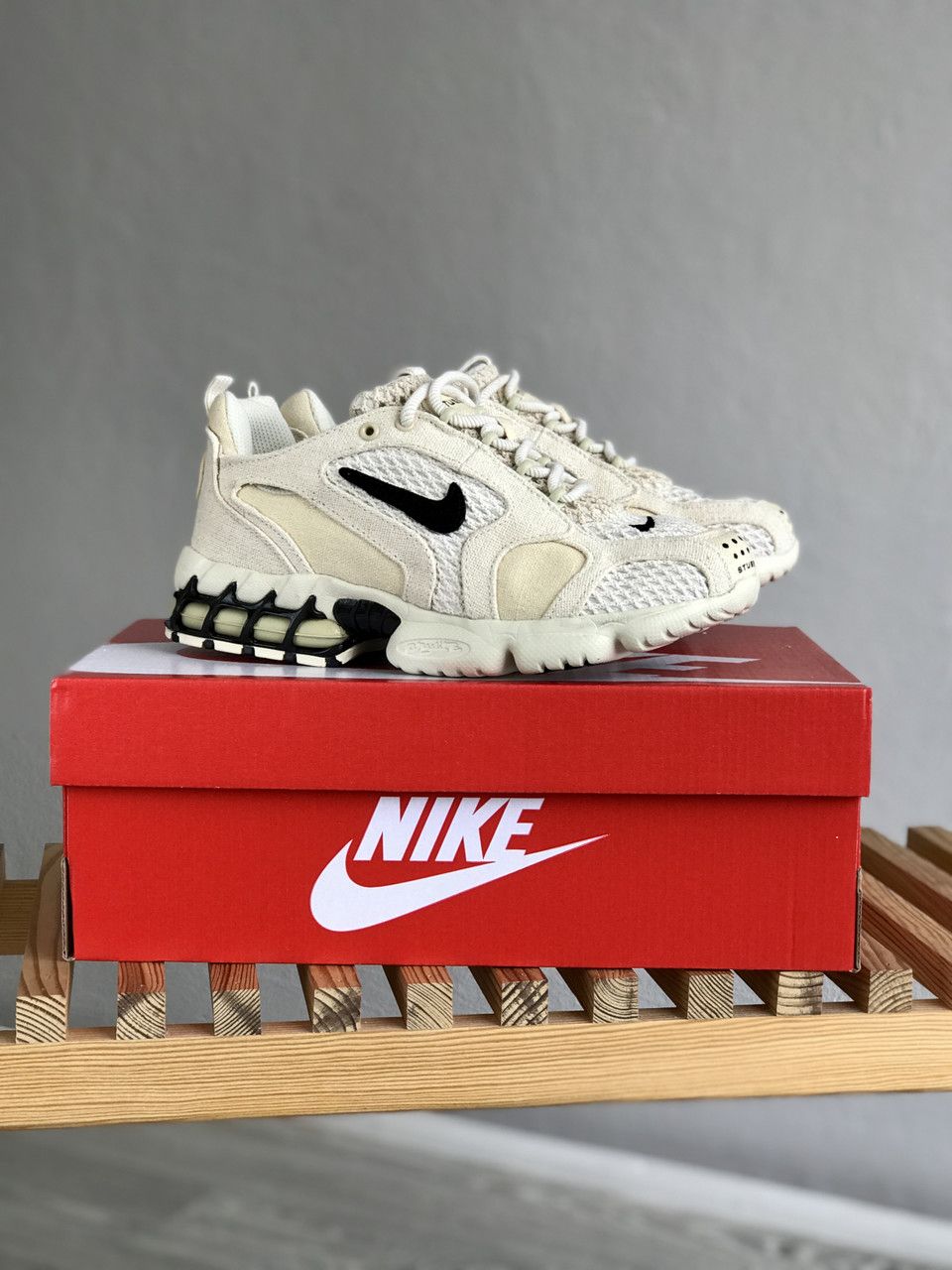 фото женские белые кроссовки nike 516693 оптом