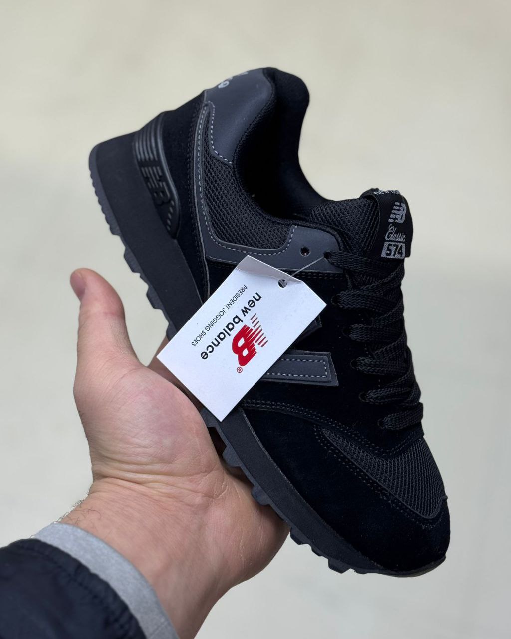 фото весенние женские кроссовки оптом