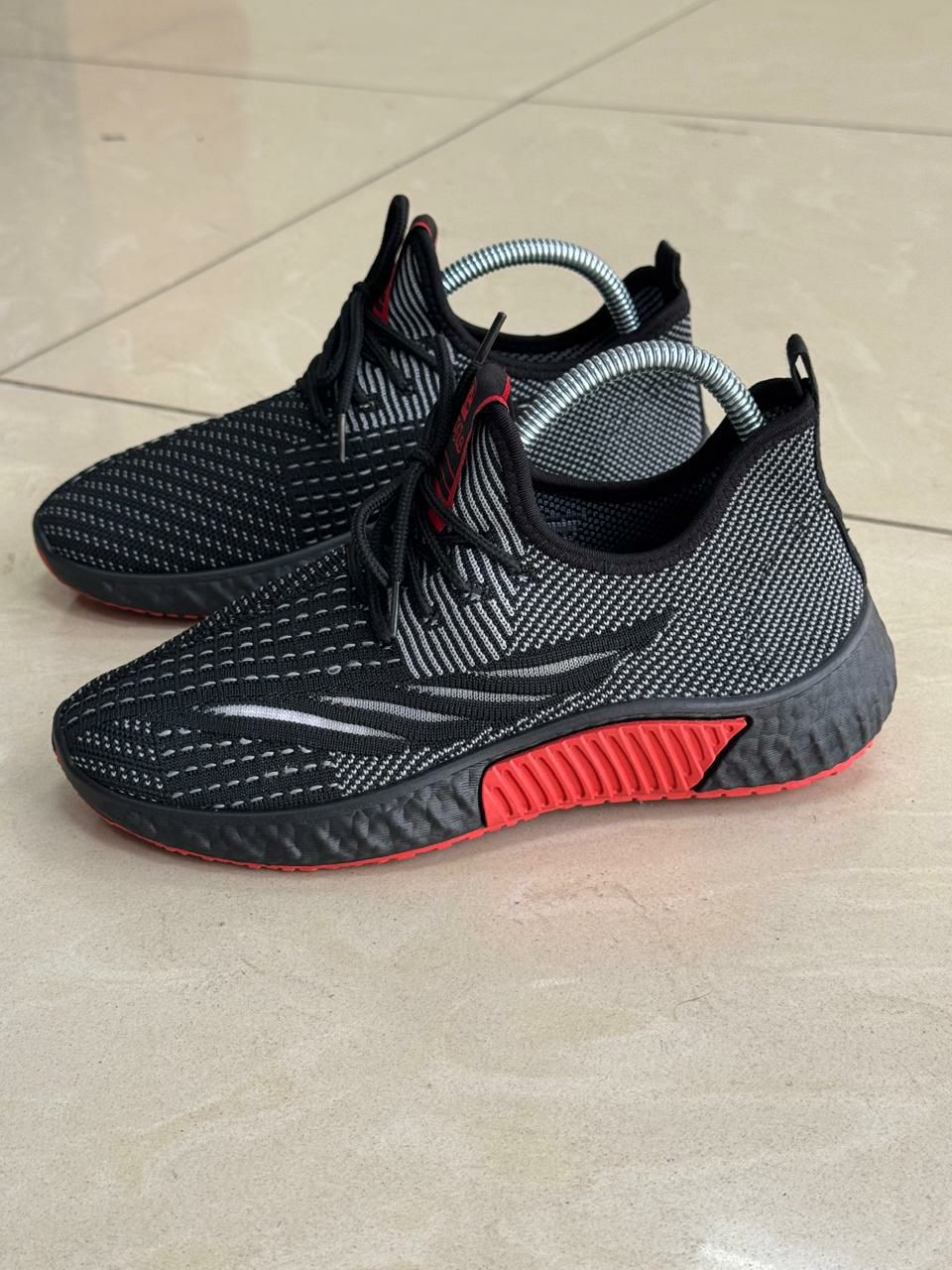 фото весенние женские кроссовки оптом