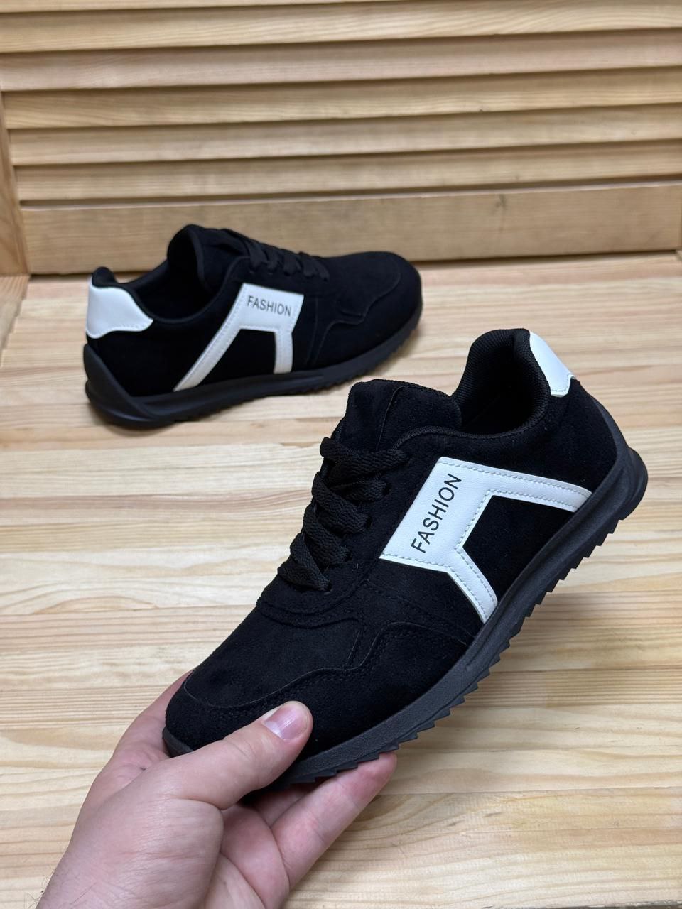 фото весенние женские кроссовки оптом