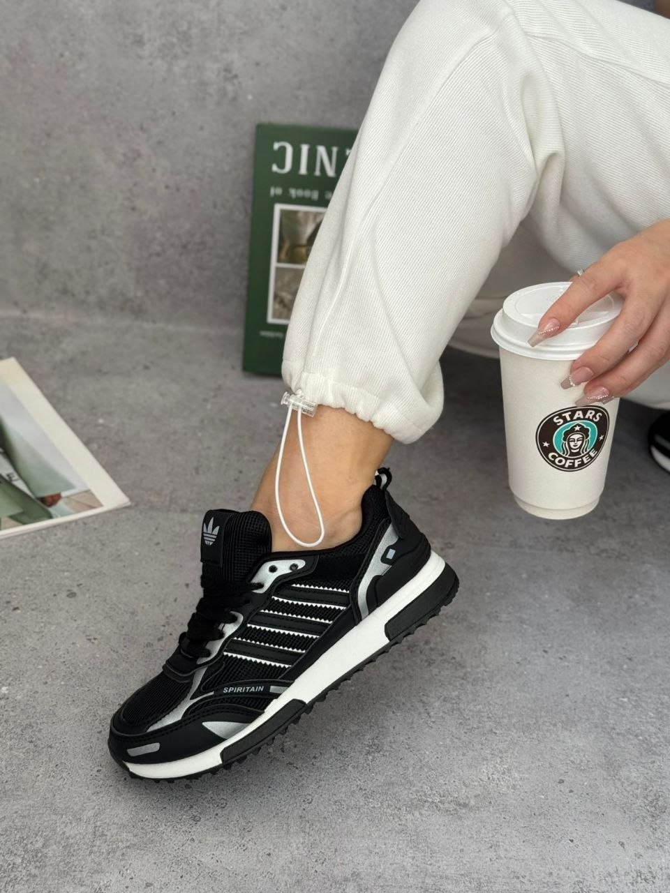 фото весенние женские кроссовки оптом