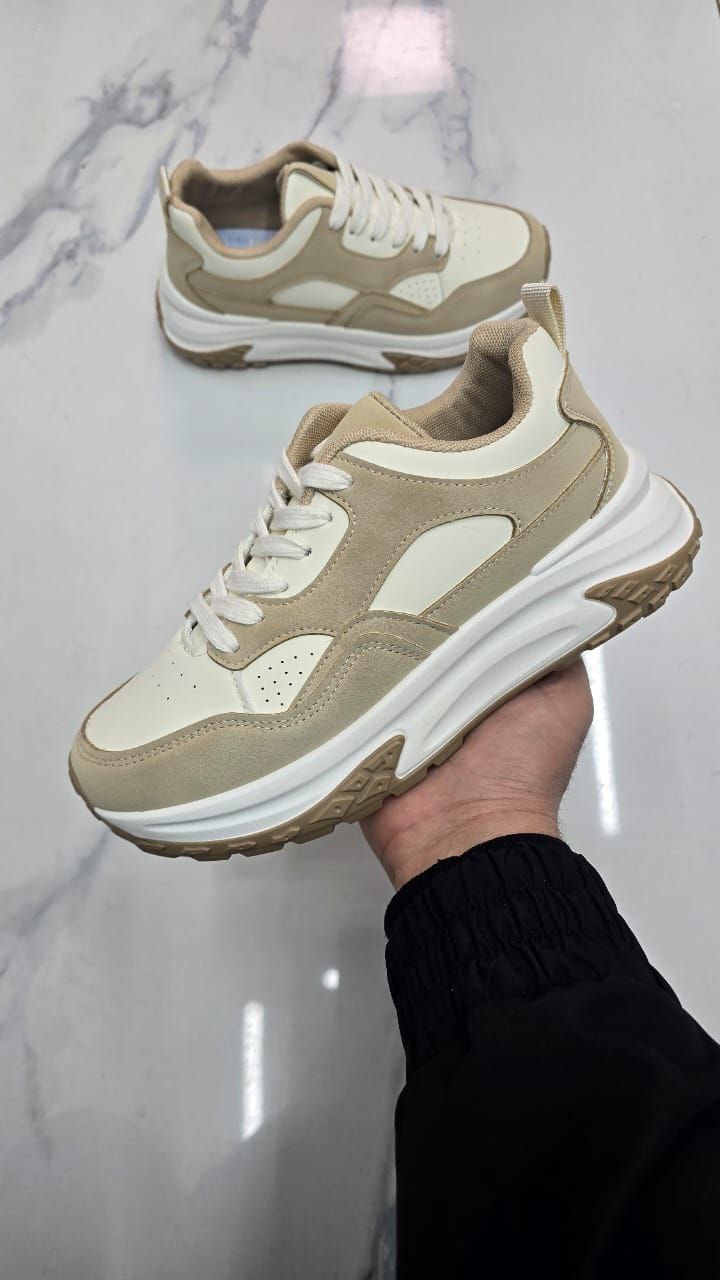 фото весенние женские кроссовки оптом