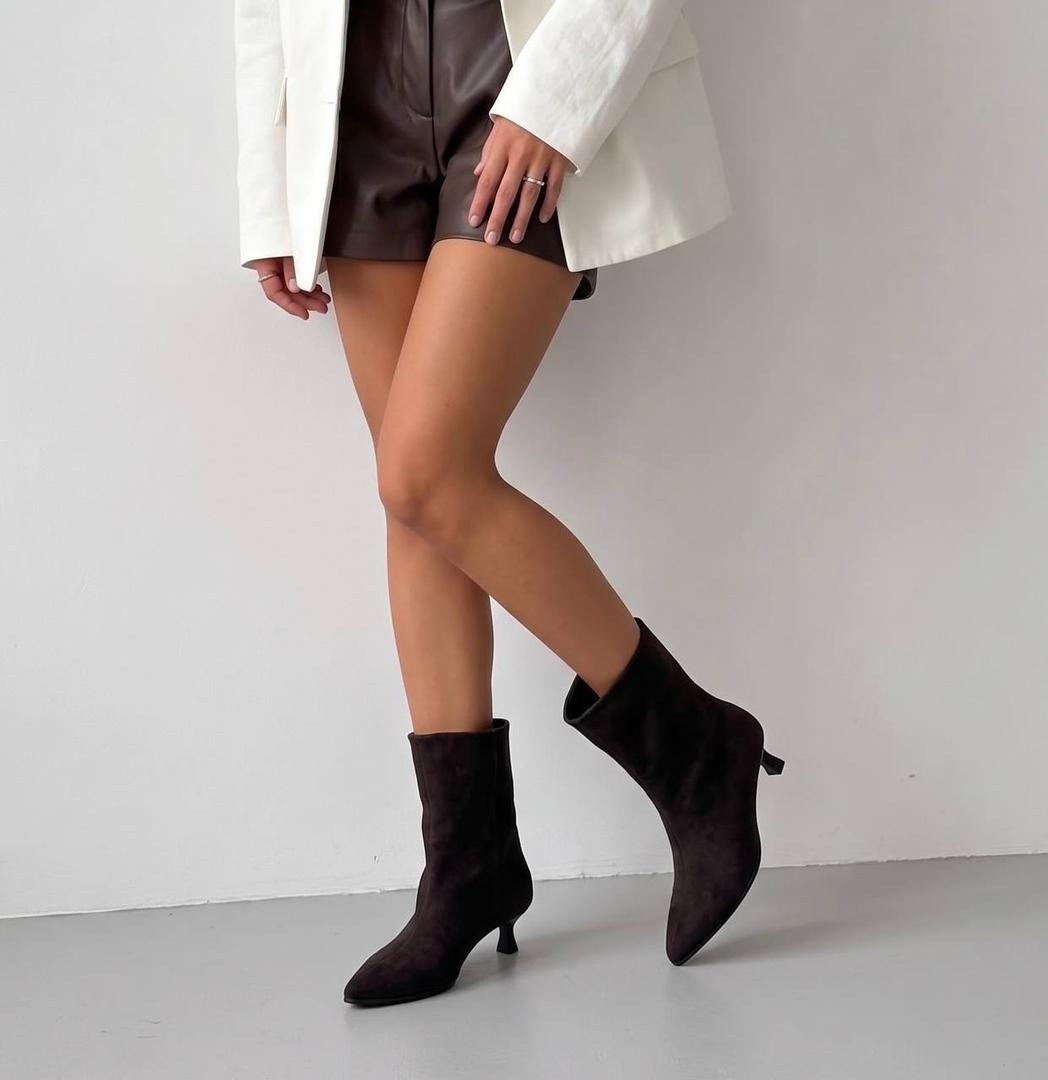 картинка Женские осенние ботильоны на каблуке 460059 от магазина Одежда+