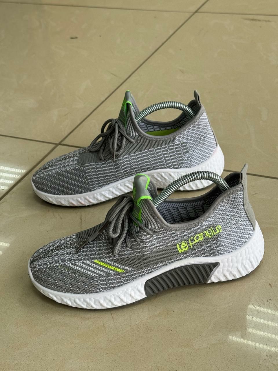 фото весенние женские кроссовки оптом