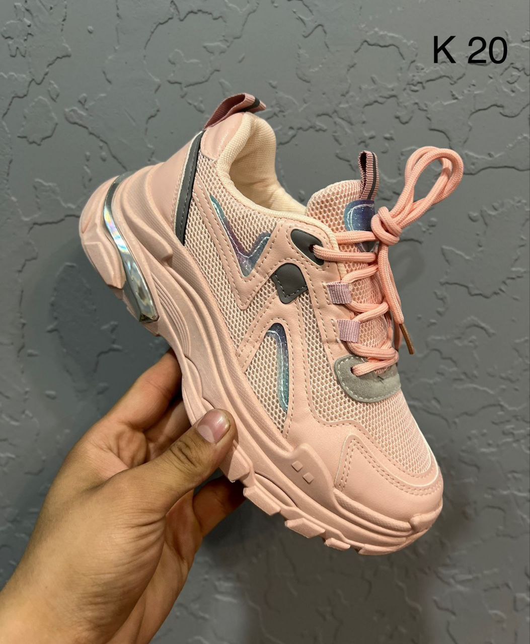 фото весенние женские кроссовки оптом