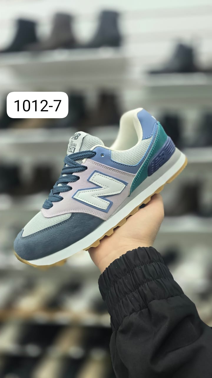 фото весенние женские кроссовки оптом