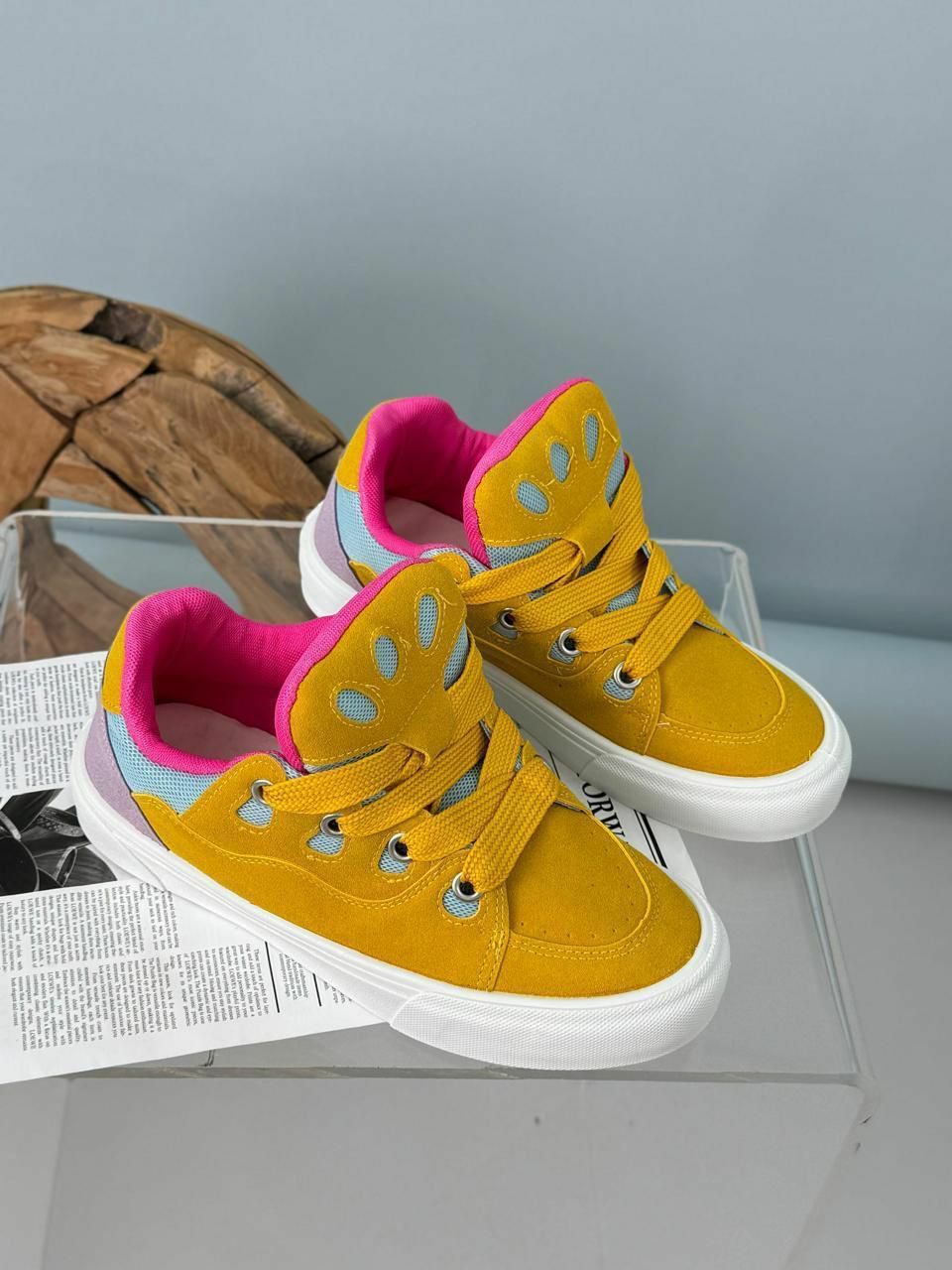 фото весенние женские кроссовки оптом