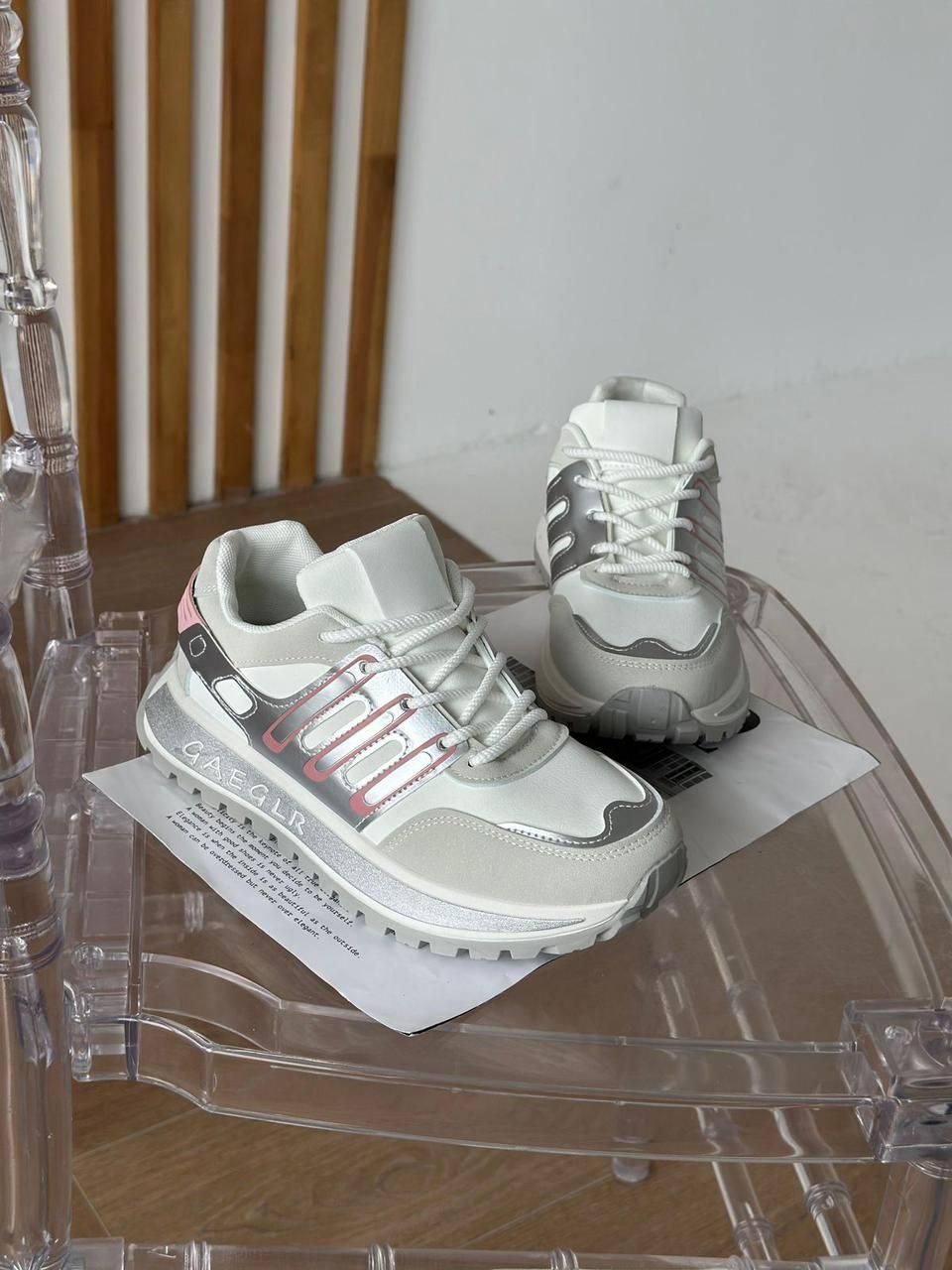 фото весенние женские кроссовки оптом