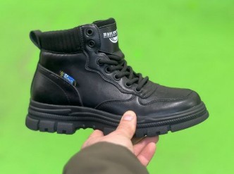 фото весенние женские кроссовки оптом