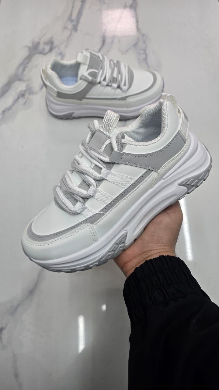 фото весенние женские кроссовки оптом