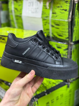 фото весенние женские кроссовки оптом