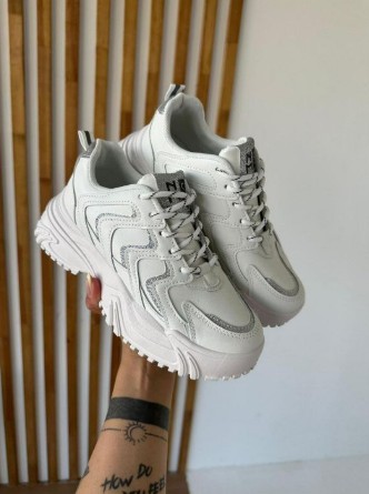 фото весенние женские кроссовки оптом