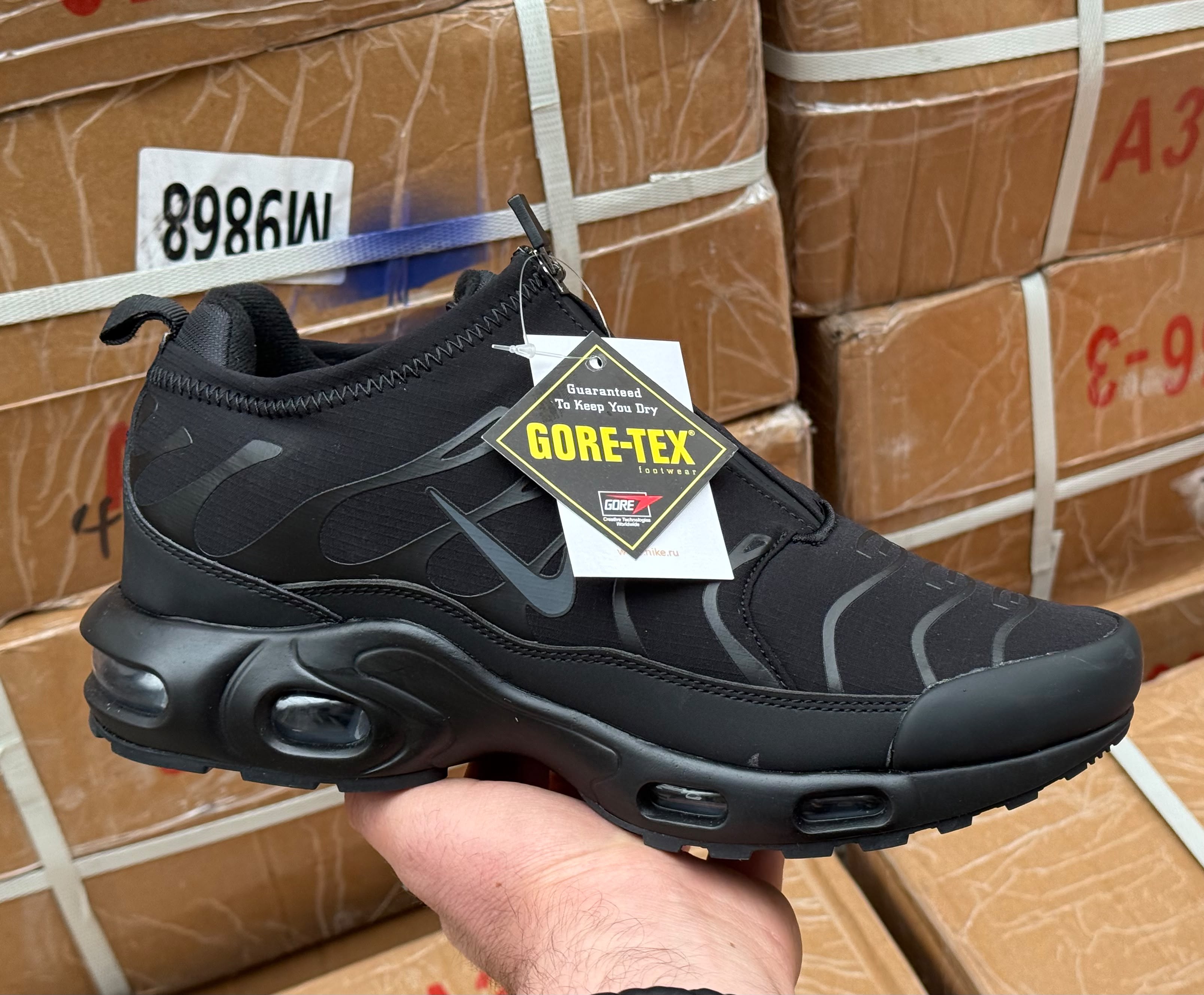 фото мужские зимние кроссовки с технологией gore-tex 810512 оптом