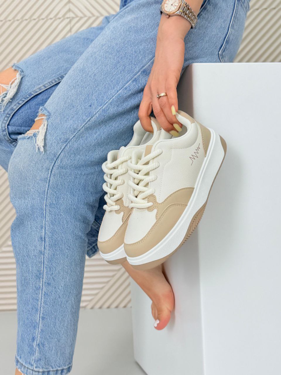 фото весенние женские кроссовки оптом