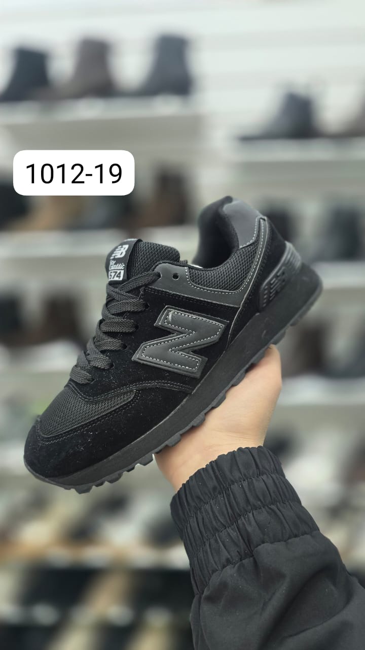 фото весенние женские кроссовки оптом