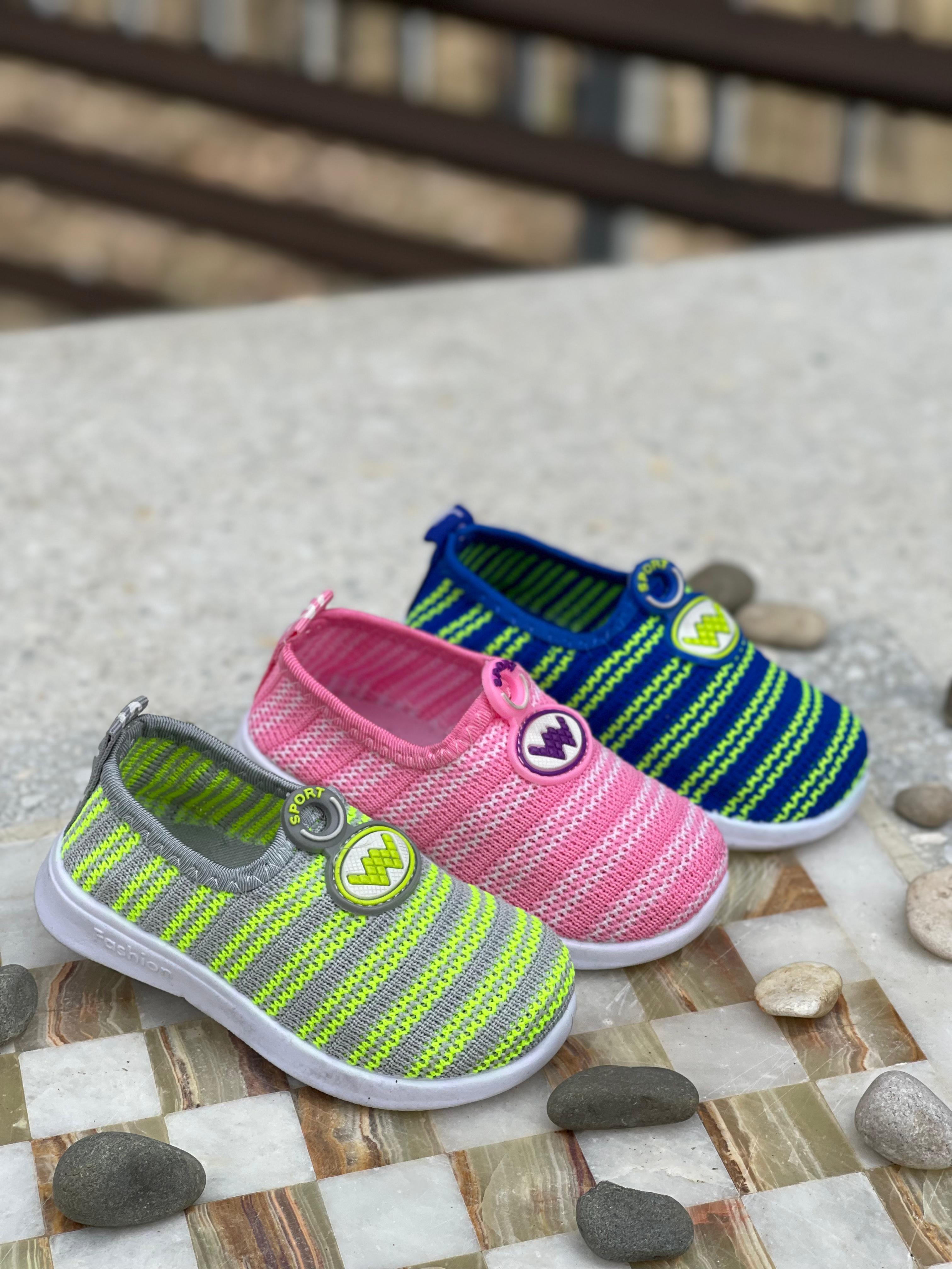 фото весенние кроссовки для девочек оптом