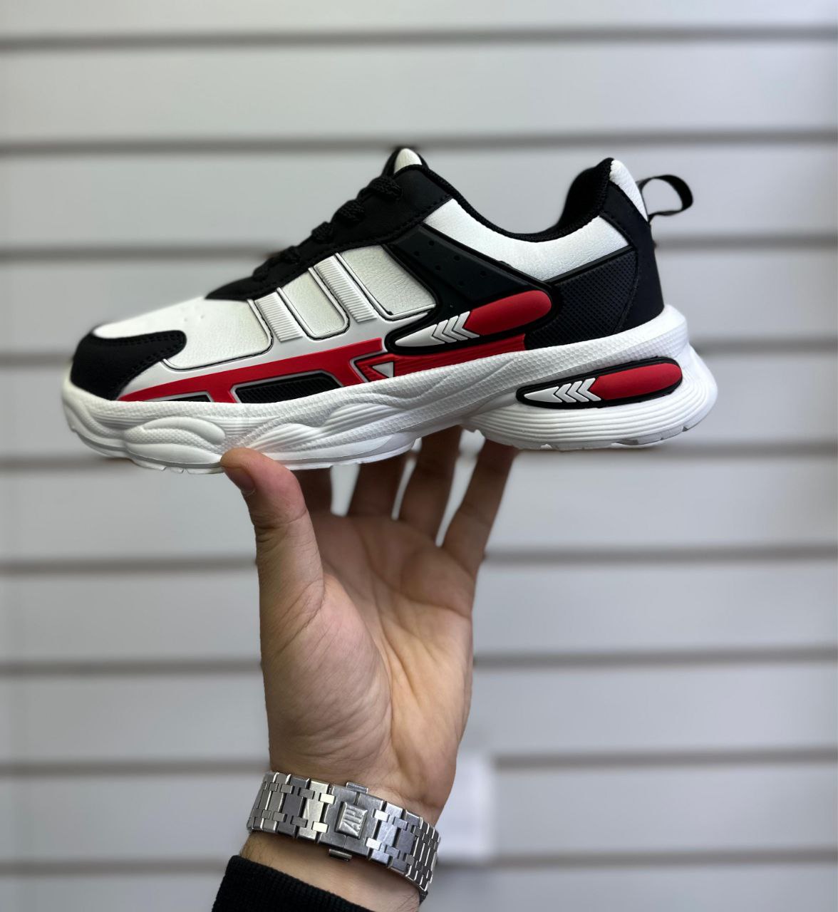 фото весенние женские кроссовки оптом