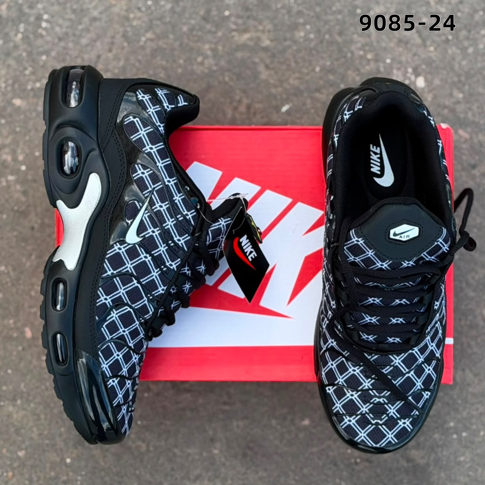 фото мужские черные кроссовки nike с белым рисунком 785551 оптом
