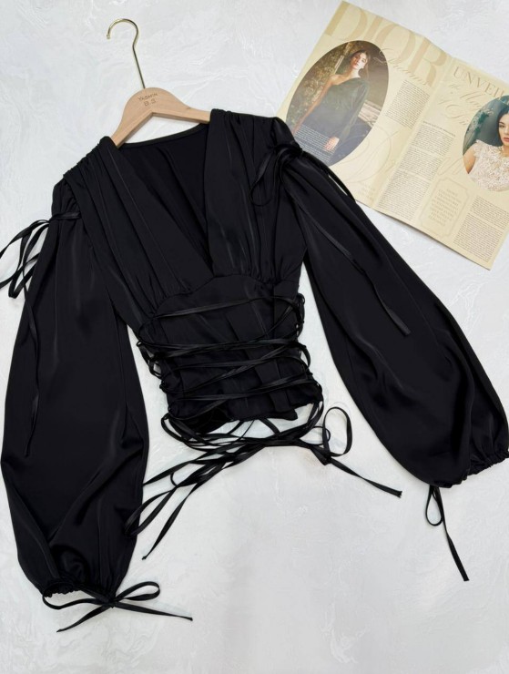 картинка Блузка на завязках от магазина Одежда+