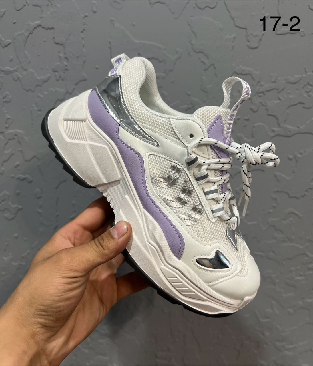 фото весенние женские кроссовки оптом