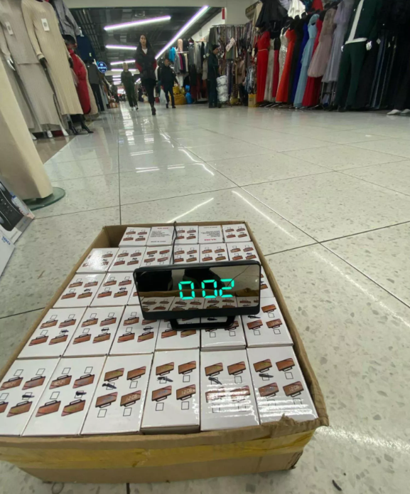 картинка Часы настольные электронные от магазина Одежда+