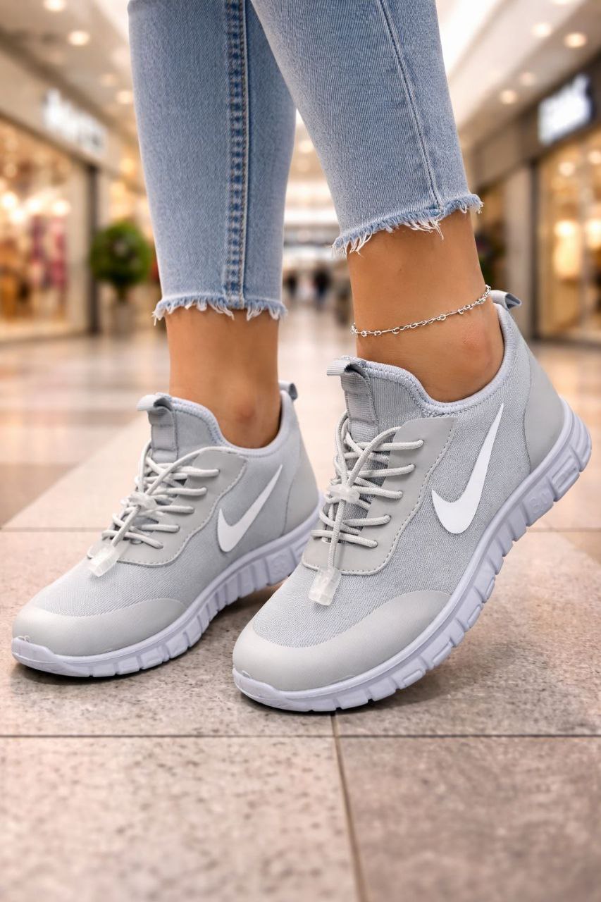 фото весенние женские кроссовки оптом